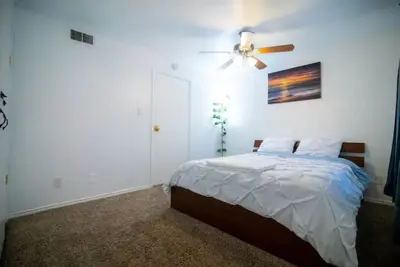 Image de Beautiful quite Townhouse in gated community.