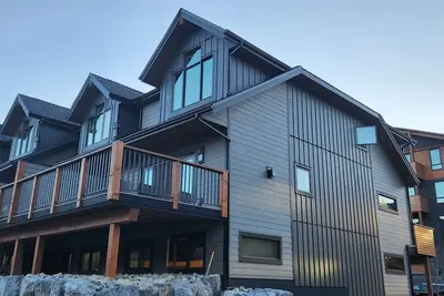 Image de Tamarack Steamside Deluxe Chalet - Private Hot Tub