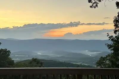 Image de Lookout Cabin in the mountains, Amazing Views!