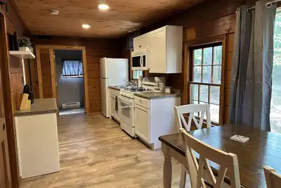 Image de Cozy 3-bedroom cabin on Wisconsin River Chain -\n200' from the Beach Bar & Grill