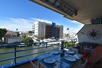 Image de Location de vacances à Roses, Costa Brava : Appartement confortable à 400m de la plage. Reserve maintenant!