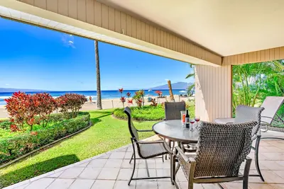 Image de Maui Resort Rentals: Kaanapali Alii 315 –  2br Oceanfront Ground-Floor Residence, Stunning Remodel, Mere Steps to Pools, Beach, & BBQs!