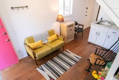 Image de Small carriage house on our little slice of heaven