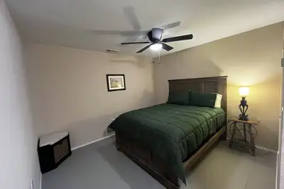 Image de Room #4, sleeps 2 located just 20 mins from the heart of downtown Waxahachie.