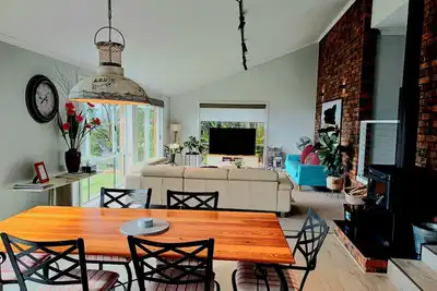 Image de The Hillside Retreat, with amazing coastal and hinterland view.