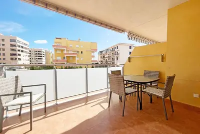 Image de Global Properties: Practical apartment with terrace and swimming pool in Canet beach