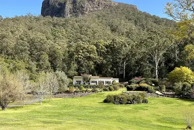 Image de Private luxury home in the mountains with spa, sauna and flowing creek