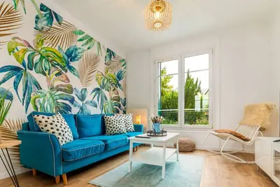 Image de 10 minutes à Orly & Paris! Magnifique maison de ville, 1min à la Gare De Juvisy