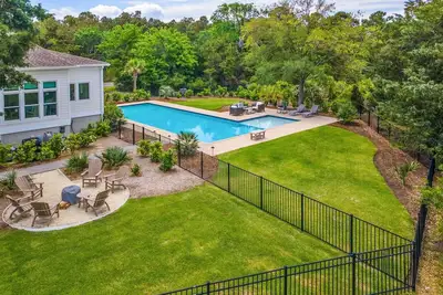 Image de Private Pool, Grill, Large Screen Porch, Near Ocean