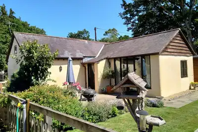 Image de Detached Cottage 4 Stars. Ensuites. Games Room. Near Moors Valley / New Forest.