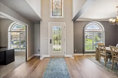 Image de Maison moderne. Dormez Comme La ROYAUTÉ, salles de bains style spa, .