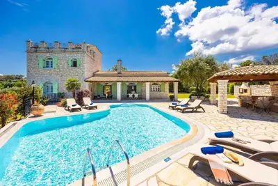 Image de Villa Emily - Trois Chambres Villa, Couchages 6