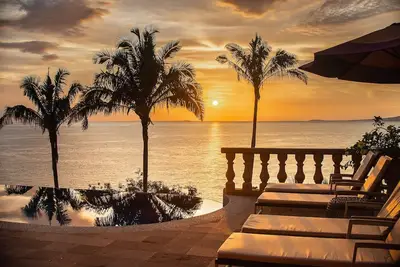 Casa Tres Palmas
