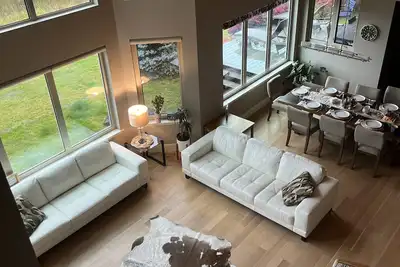 Image de Luxurious Lake Living