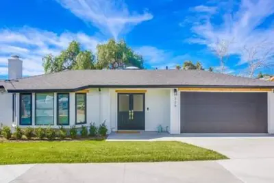 Image de 2. 5 mi beach~fresh & comfy 3 bedroom~Sleeps 8