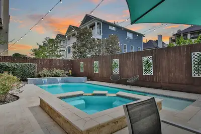 Image de Houston Home Near Downtown w/ Pool & Hot Tub!