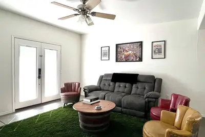 Image de The House of Sports- near University, pet friendly!