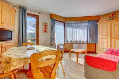 Image de 150m du centre station, 1er étage, balcon, télévision, casier à ski, 36m², Morzine