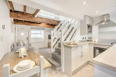 Image de A charming one bedroom cottage oozing character and charm with a hot tub