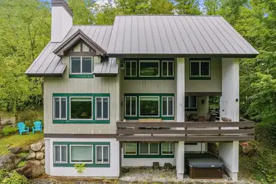 Image de Gavia Chalet - Mountain Views - Private Hot Tub - Loon Mtn - Kancamangus Highway