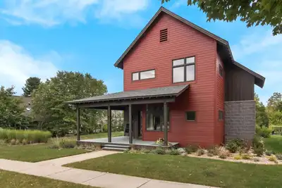 Image de Borealis Haus  Modern Downtown | Grill | Patio