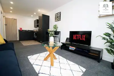 Image de New 1br Apt| Prime Location| Parking| Leisure| Business
