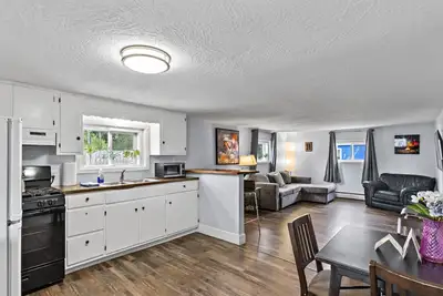 Image de #2 Charming Midtown Bungalow / Fire-Pit + Bbq