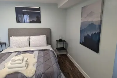 Image de #5 - Walkable cottage near restaurants and trails.