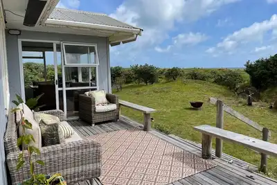 Image de Beachfront Bliss with Private Access to North Piha – Cozy Family Home & Sleepout