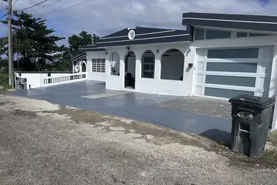 Image de Newly Modern Cozy Home!