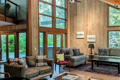 Image de Zinc Spur, Spacious Private Retreat, including 2 Bdr Guest House, Pet Friendly!