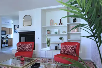 Image de Bright Cheerful Family Home! Community Pool. Near Boulder + Denver