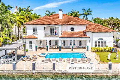Image de Waterfront Luxury Villa | Heated Pool with Afternoon Sun | Coral Key