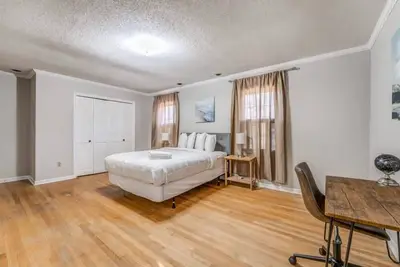 Image de Near the Airport and Graceland! Holmesdale Hideout