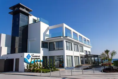 Image de Luxury 2-Bedroom Apartments In Seafront Complex With Private Beach