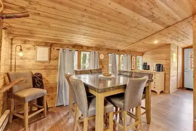 Image de Modern Rustic Pocono Cabin at Big Bass Lake