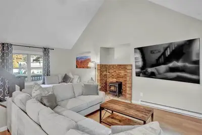 Image de Modern Pocono Mountain Home | Lake | Close to Jfbb