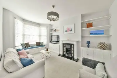 Image de Spacious family home with garden