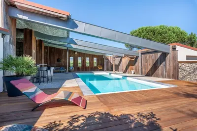 Image de Les cèdres bleus - Belle maison avec piscine et jardin