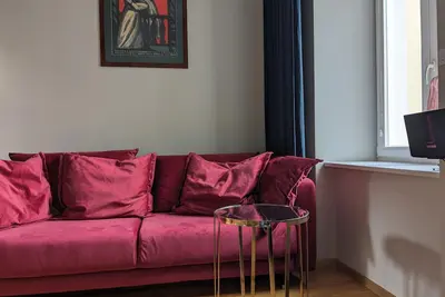 Image de Juliet by mythings - Contemporary design, quiet studio, small & smart.