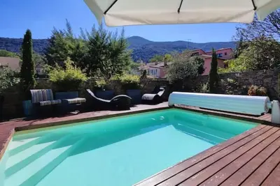 Image de Superlative old town property with pool & bar room