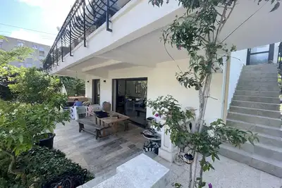 Image de Rdj villa de charme, à proximité des plages. Idéal pour des vacances en famille.