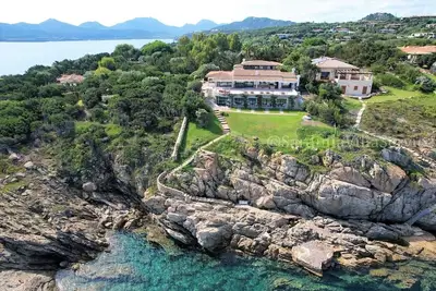 Image de Villa Mare Blu directement sur la mer à Porto Rotondo