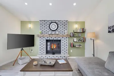 Image de Cozy Poconos Family home w\/ice rink access!