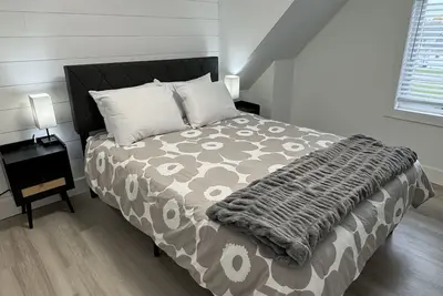 Image de 6 miles to the ski hills! Cute and Cozy house. Close to boat launch. A Gem!