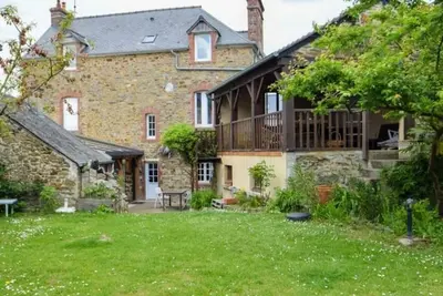 Image de \"La Colline\" Maison de Famille à 100 m de la Rance