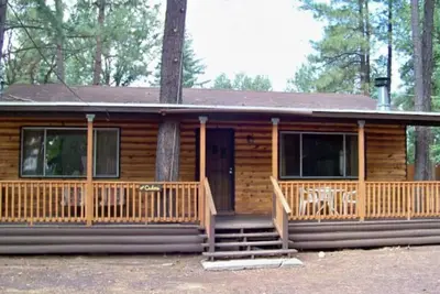 Image de Steps to the Lake! Pet Friendly! The Cedars Cabin