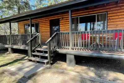 Image de Tamarack Cabin at Lazy Oaks Resort