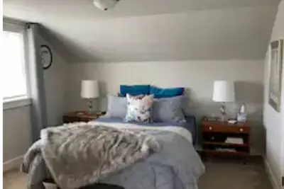 Image de Sweet Sanctuary l Central Tacoma l Hot Tub! \n