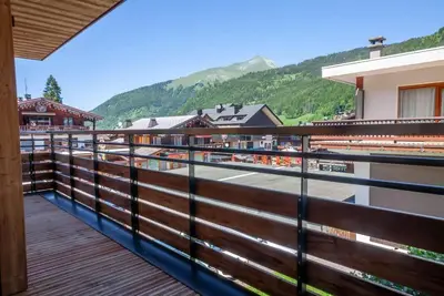 Image de 20m du centre station, 1er étage, balcon, parking, télévision, 89m², Morzine